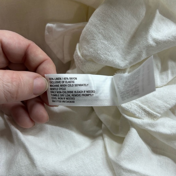 White Woman’s Strapped Dress - Picture 5 of 6